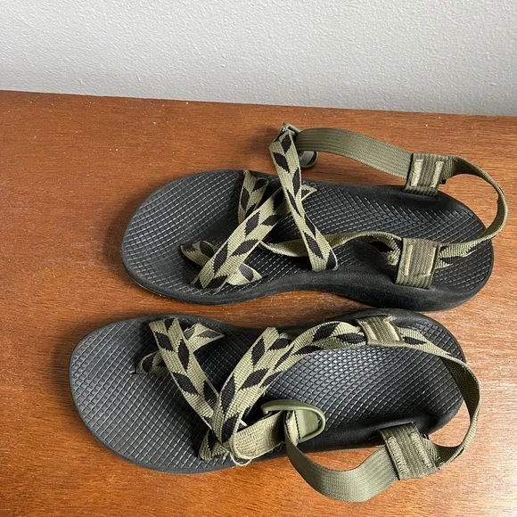 Chaco Womens Z/Cloud size 10 sandals, green and black patterned strap - Picture 3 of 6